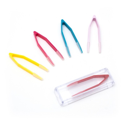 Пинцет для МКЛ в футляре (цветной, 5 или 8 см.) Пинцет для МКЛ в футляре (цветной, 5 или 8 см.)